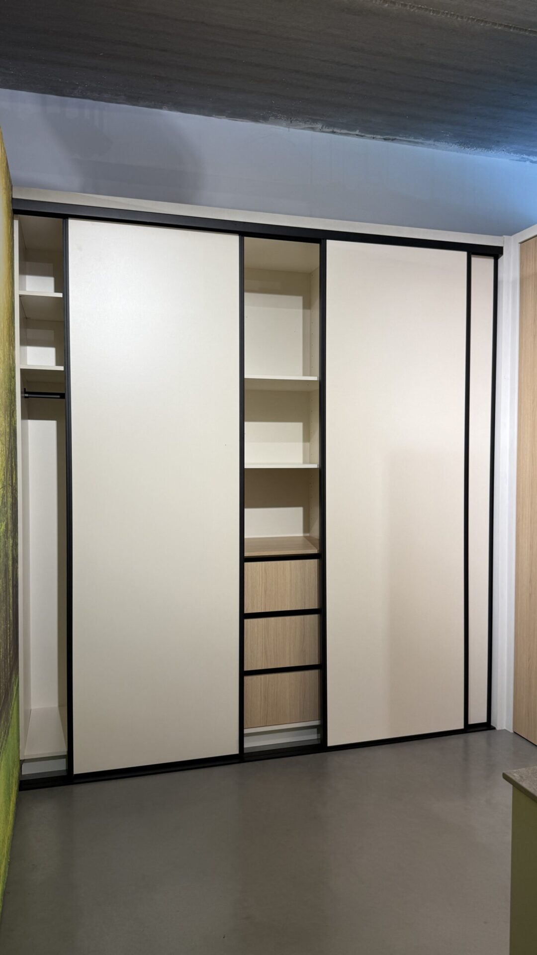 Dressing Showroom