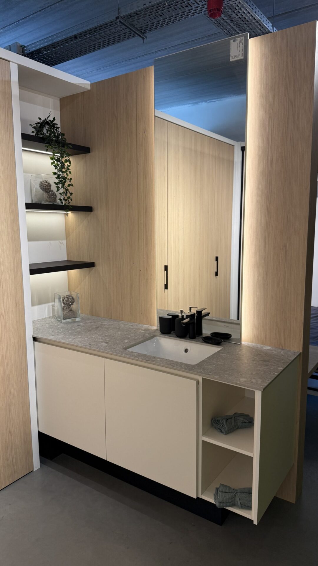 Badkamermeubel + maatkast Showroom - Ilwa